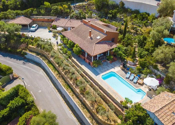 Appartement De Caractere Le Camelia, 56M², Dans Propriete Au Calme Avec Piscine By Le Mas De Louise Et Sacha