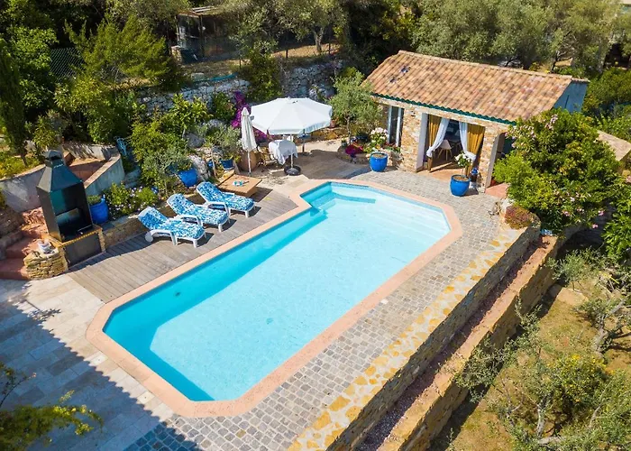 Appartement De Caractere Le Camelia, 56M², Dans Propriete Au Calme Avec Piscine By Le Mas De Louise Et Sacha