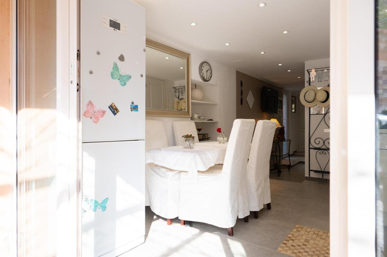 Le Camélia: Charming With Pool In Tranquil Estate