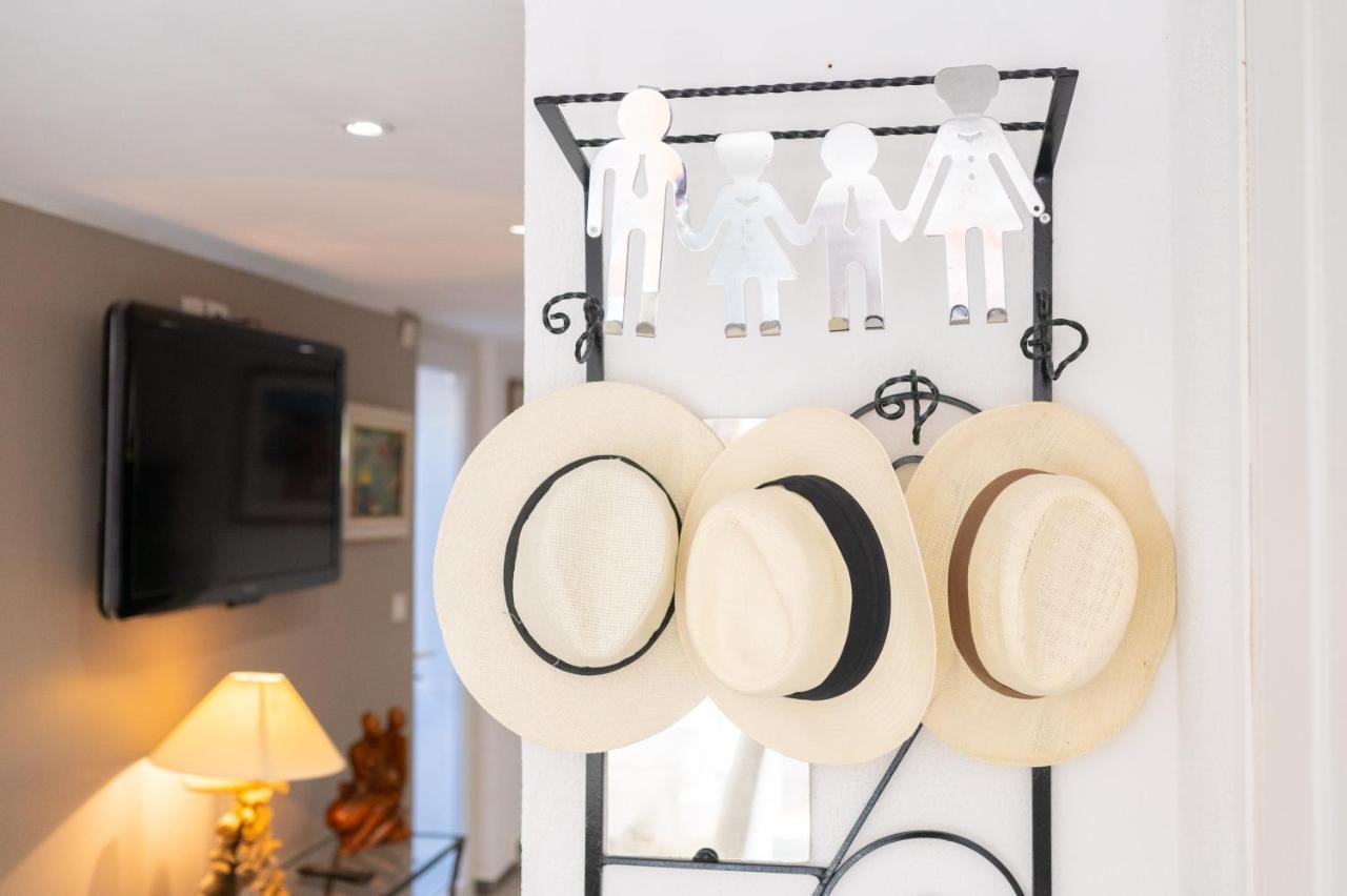Apartment Le Camélia: Charming With Pool In Tranquil Estate *